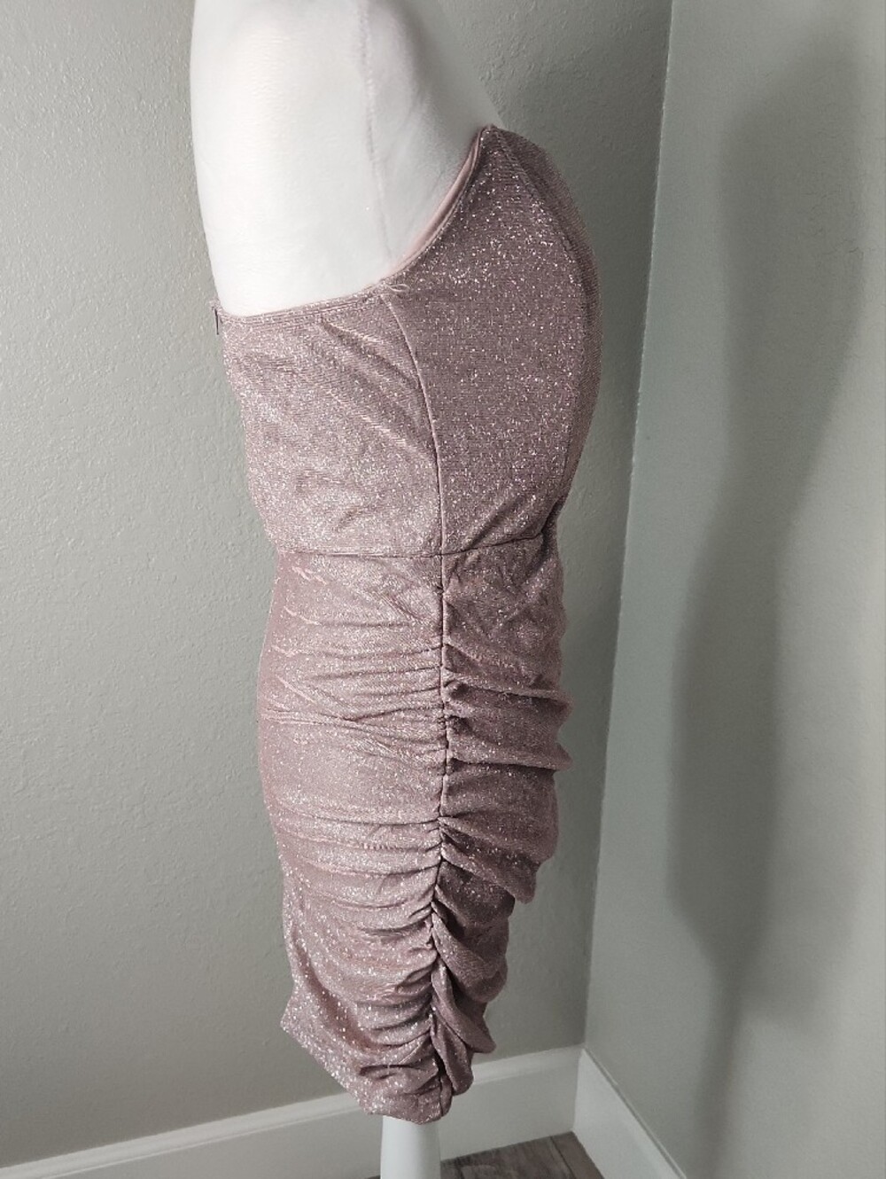 Lovesome Apricot Lane Strapless Metallic Mauve Ruched Bodycon Dress Sparkly Rose - Picture 4 of 7